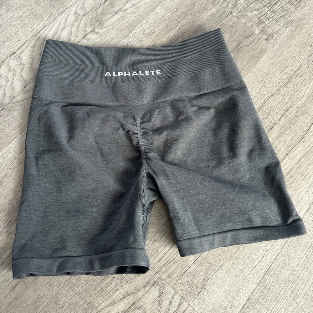 Alphalete Amplify shorts in dark gray. Size Small. 4’5